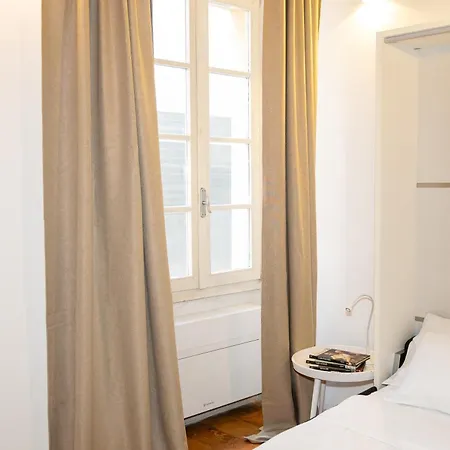 Apartament Carusca *